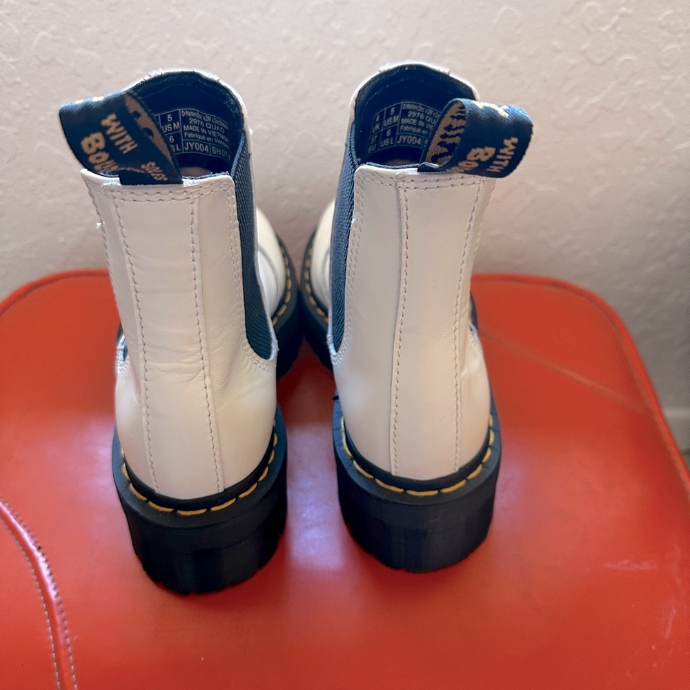 Dr Martens 2976 Smooth Leather Platform Quad Chelsea Boots in White unisex - Picture 5 of 16
